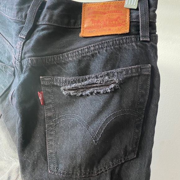 Levi’s Black Ankle Ripped Straight Jeans 24 - Picture 2 of 7